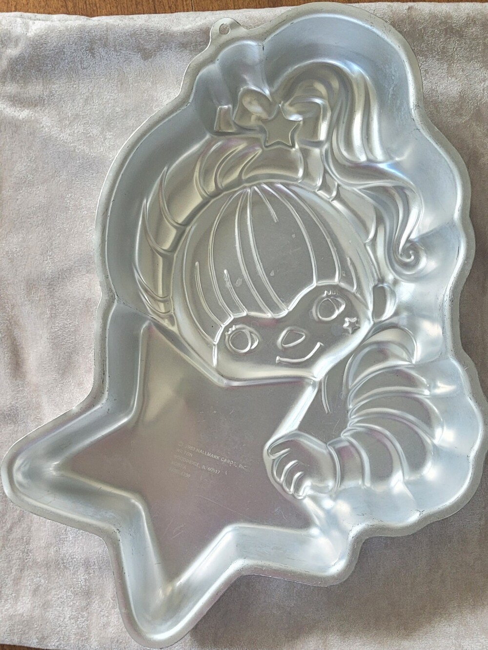 Rainbow Brite with Star cake pan, model 2105-4798, Vintage 1983